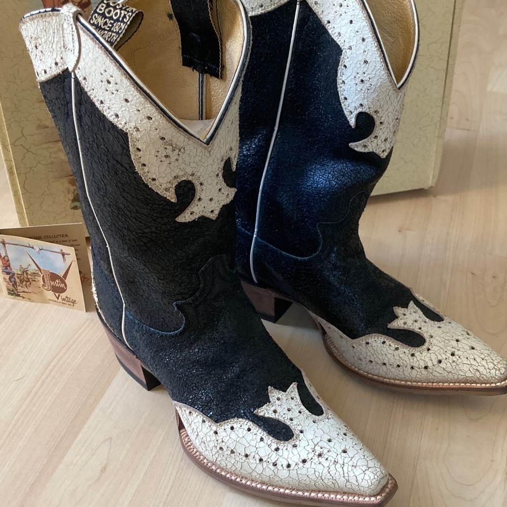 Like New Justin Boots Black and Cream Cowboy Boots sz 10 - Picture 2 of 12